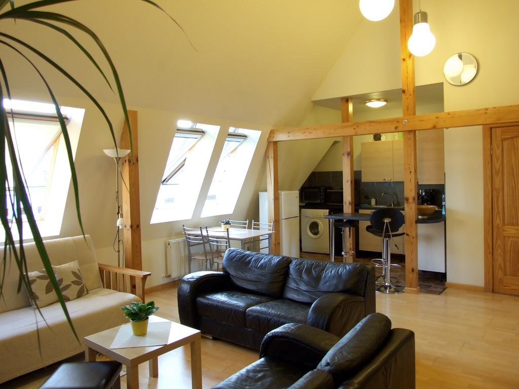 Sunlit Loft Apartment Riga Room photo